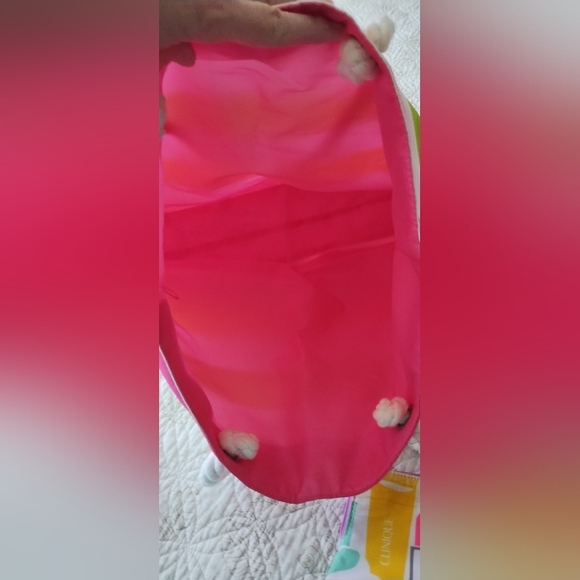 Clinique Tote & Cosmetic Bag - Picture 4 of 7